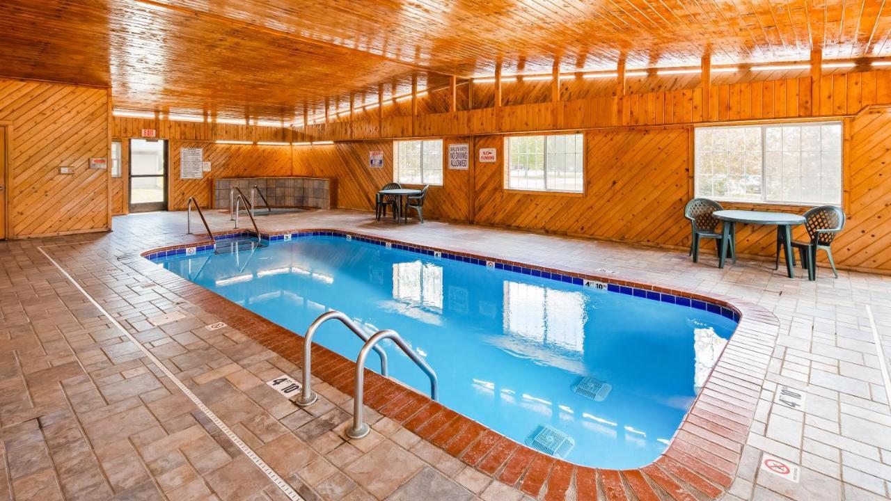 Super 8 By Wyndham Neillsville Wi Екстериор снимка