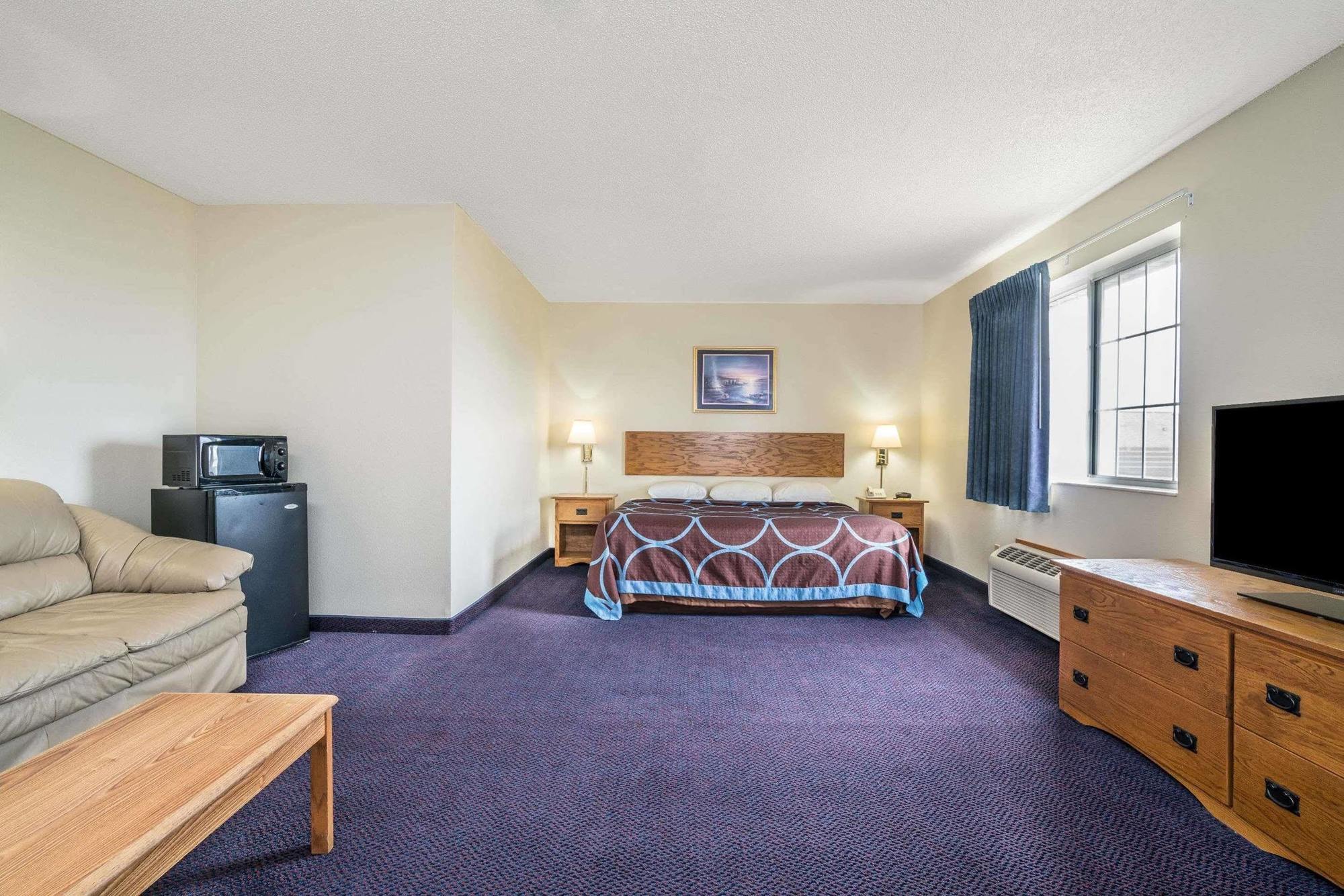 Super 8 By Wyndham Neillsville Wi Екстериор снимка